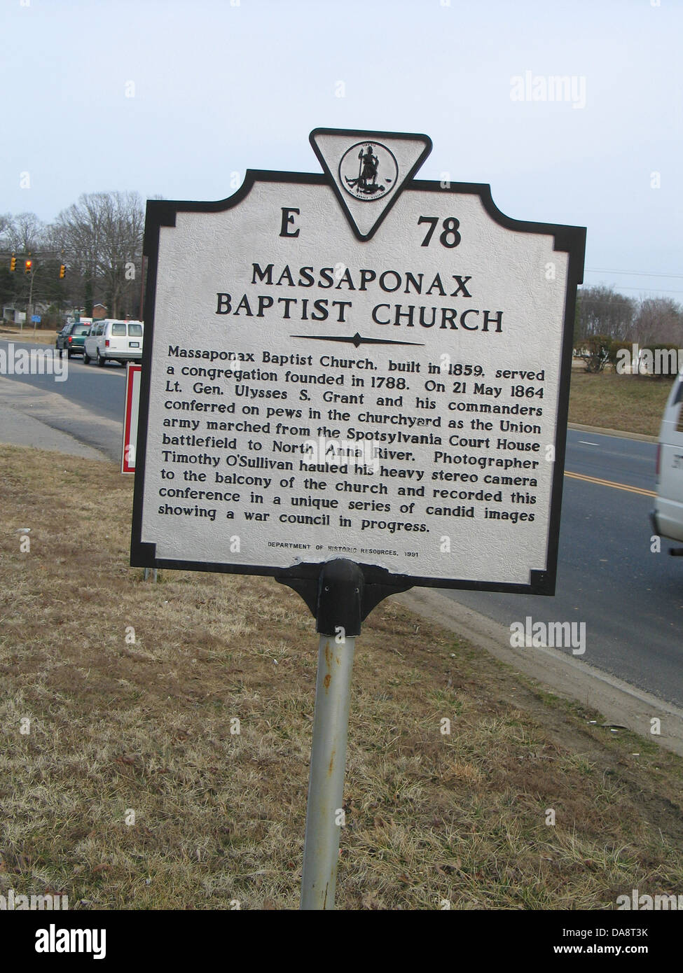 Église baptiste MASSAPONAX Massaponax Baptist Church, construite en 1859, a servi une congrégation fondée en 1788. Le 21 mai 1864 Le Lieutenant-général Ulysses S. Grant et ses commandants conférés sur bancs dans le cimetière comme l'armée de l'Union ont marché de la bataille de Spotsylvania Court House North Anna River. Photographe Timothy O'Sullivan transporté son lourd appareil stéréo sur le balcon de l'église et a enregistré cette conférence dans une série unique d'images franches montrant un conseil de guerre en cours. Ministère des ressources historiques, 1991 Banque D'Images