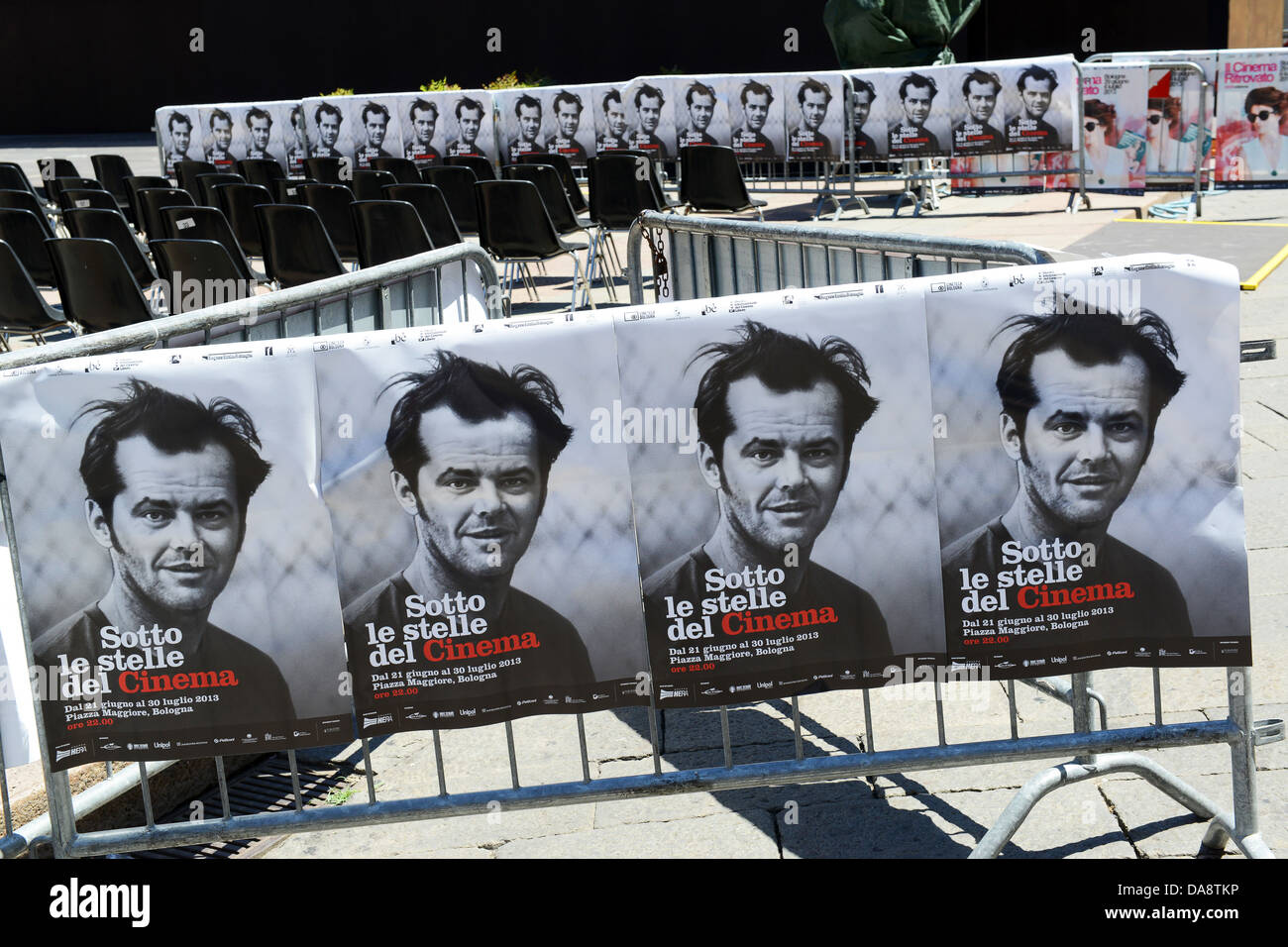 Des posters de Jack Nicholson pour le festival du film Sotto le Stelle del Cinema à Piazza Maggiore Bologna Italie Banque D'Images