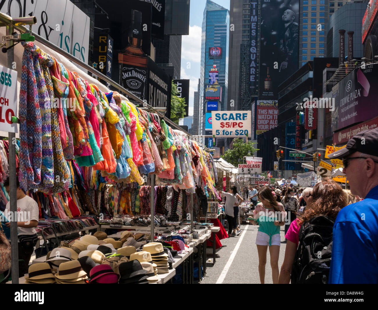 Summer Street juste à côté de Times Square, NYC Banque D'Images