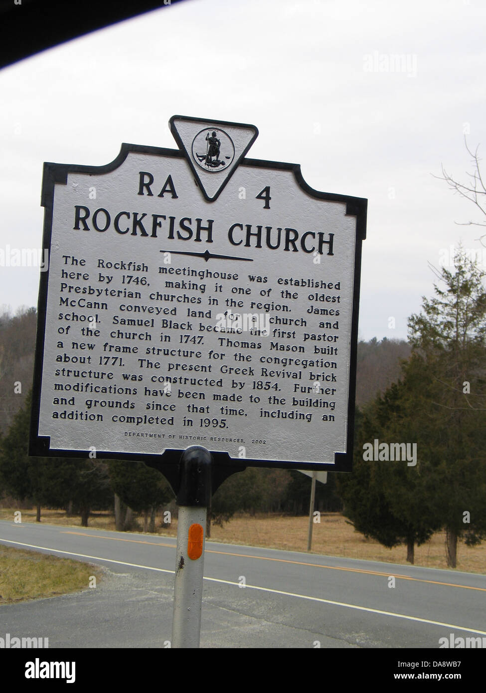 L'église Église ROCKFISH Rockfish a été créé ici en 1746, ce qui en fait l'une des plus anciennes églises presbytérienne dans la région. James McCann a fait part des terres pour une église et une école. Samuel Black devient le premier pasteur de l'église en 1747. Thomas Mason a construit une nouvelle structure de trame pour la congrégation à propos de 1771. L'actuelle structure de brique Renaissance grecque a été construite en 1854. D'autres modifications ont été apportées à l'immeuble et du terrain depuis, y compris une plus achevée en 1995. Ministère des ressources historiques, 2002 Banque D'Images