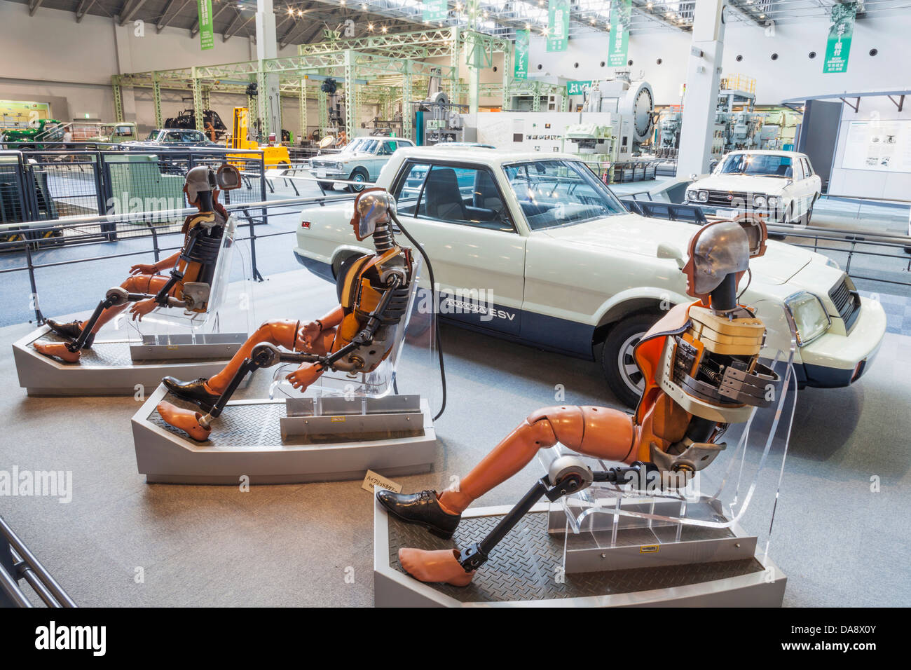 Le Japon, Honshu, Aichi, Nagoya, Toyota Commemorative Museum of Industry and Technology, Pavillon de l'automobile, pièce d'essai de collision Banque D'Images