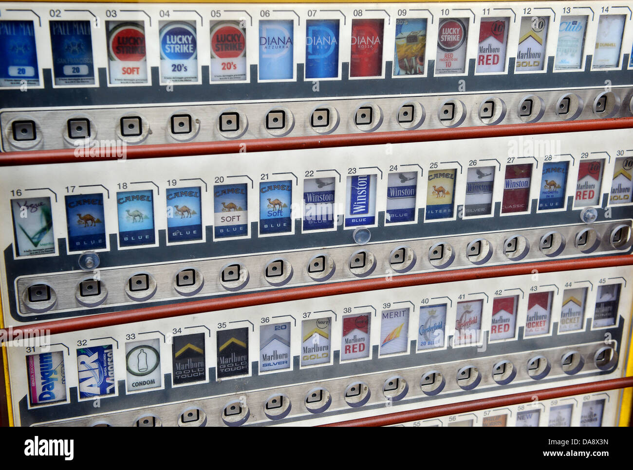 Distributeur automatique de cigarettes Italie Photo Stock