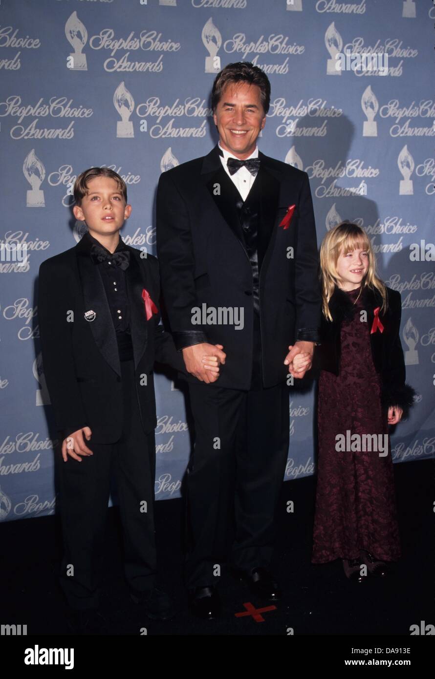 DON JOHNSON avec Dakota fille Mayi Johnson et fils, Jesse Wayne Johnson au Peoples Choice Awards 1997.(Image Crédit : © Fitzroy Barrett/Globe Photos/ZUMAPRESS.com) Banque D'Images