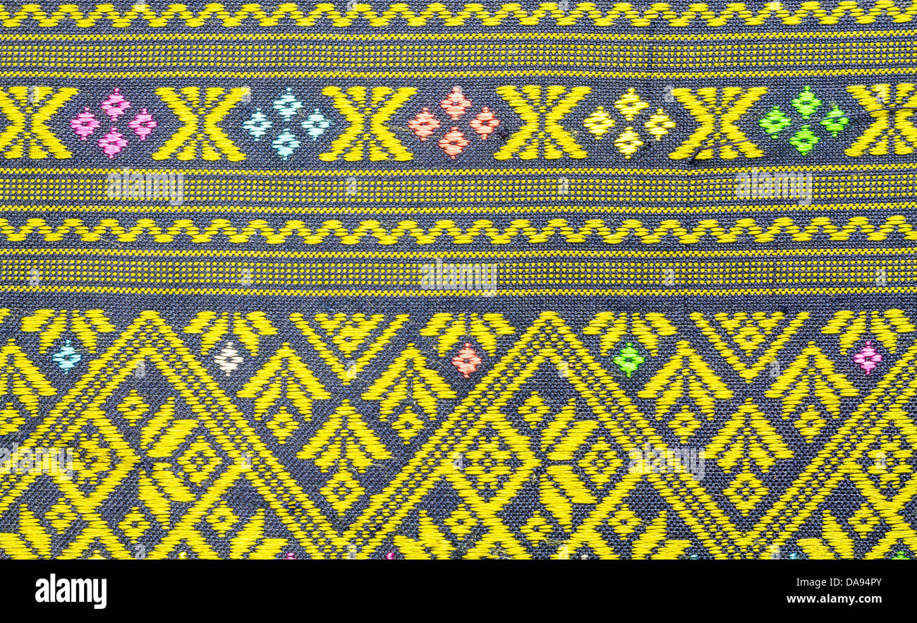 Rideau en soie thaïlandaise avec motif éléphant & œillets 240x200cm