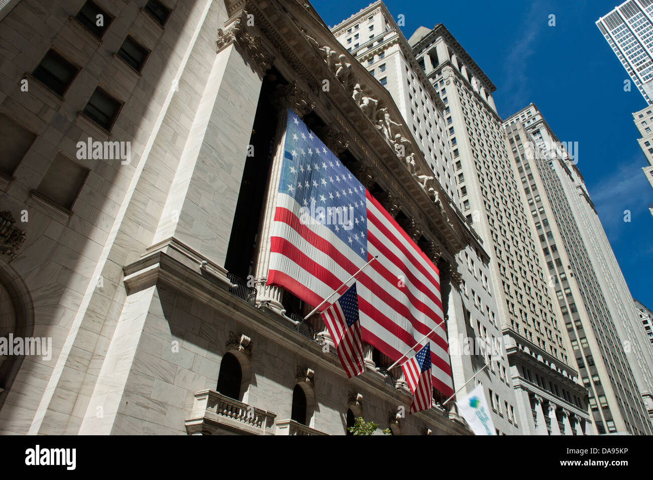 Façade avant du NEW YORK STOCK EXCHANGE BUILDING BROAD STREET DOWNTOWN MANHATTAN NEW YORK USA Banque D'Images