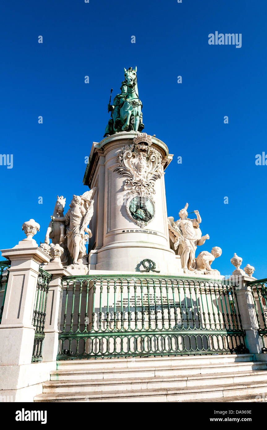 Statue dans la ville de Lisbonne et place commerciale, Portugal Banque D'Images