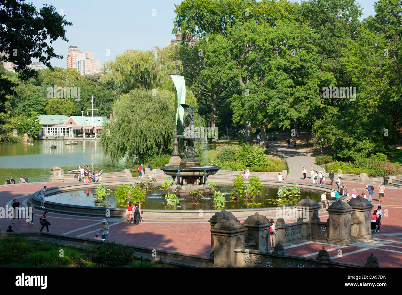 Ange DES EAUX FONTAINE (©EMMA Stebbins, 1868) BETHESDA TERRACE (©OLMSTEAD & VAUX 1860) CENTRAL PARK MANHATTAN NEW YORK Banque D'Images