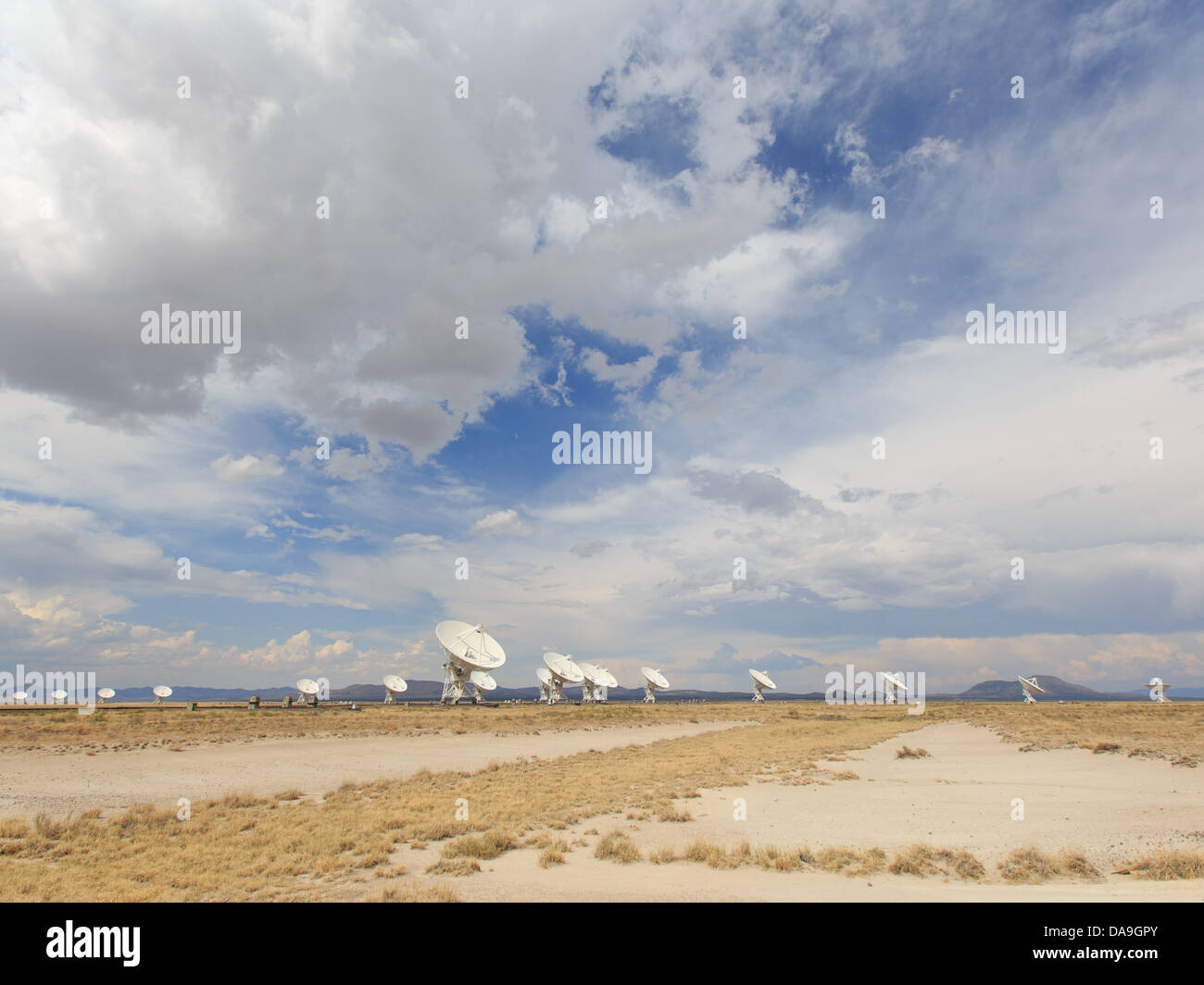 Le Very Large Array ; Karl G. Jansky Radio Astronomy Observatory sur les plaines de San Agustin, près de Socorro, Nouveau Mexique aux Etats-Unis. Banque D'Images