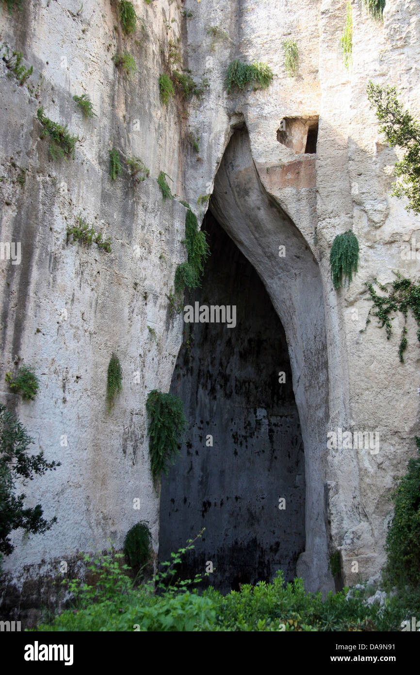 L'Italie, l'Europe, en Sicile, Syracuse, l'oreille, Dionysos, falaise, grotte Banque D'Images