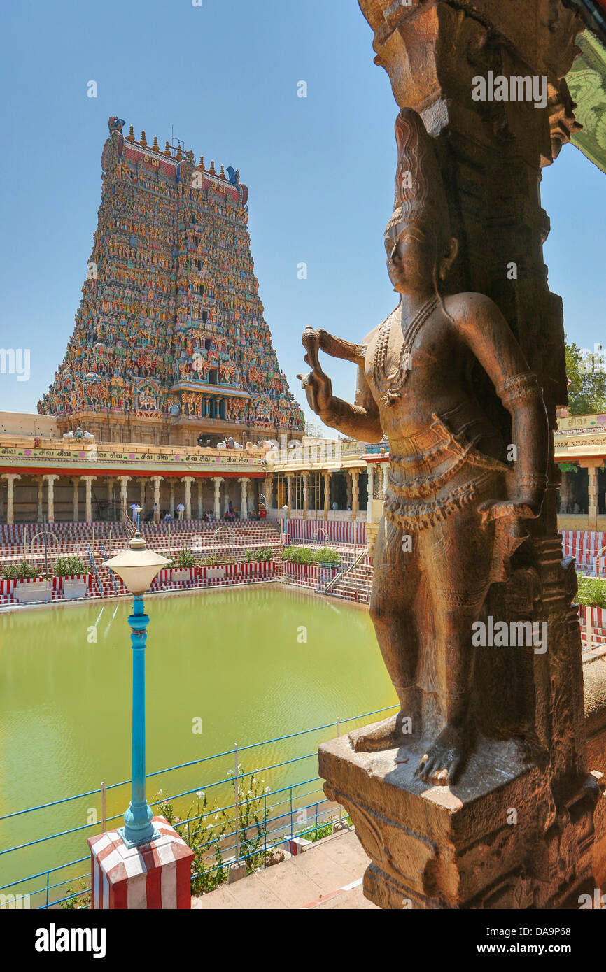 L'Inde, l'Inde du Sud, en Asie, du Tamil Nadu, Madurai, Sri Meenakshi, Temple, Gopuram, étang de lotus, de l'art, grand, célèbre, colorée, Dravidia Banque D'Images