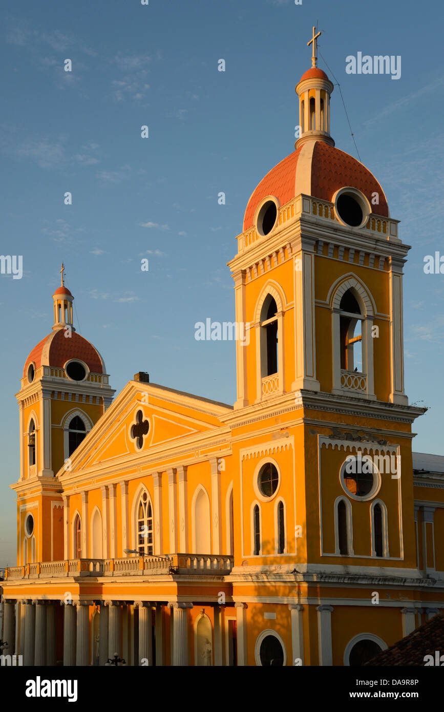 L'Amérique centrale, le Nicaragua, Grenade, colonial, ville, cathédrale, l'église Banque D'Images