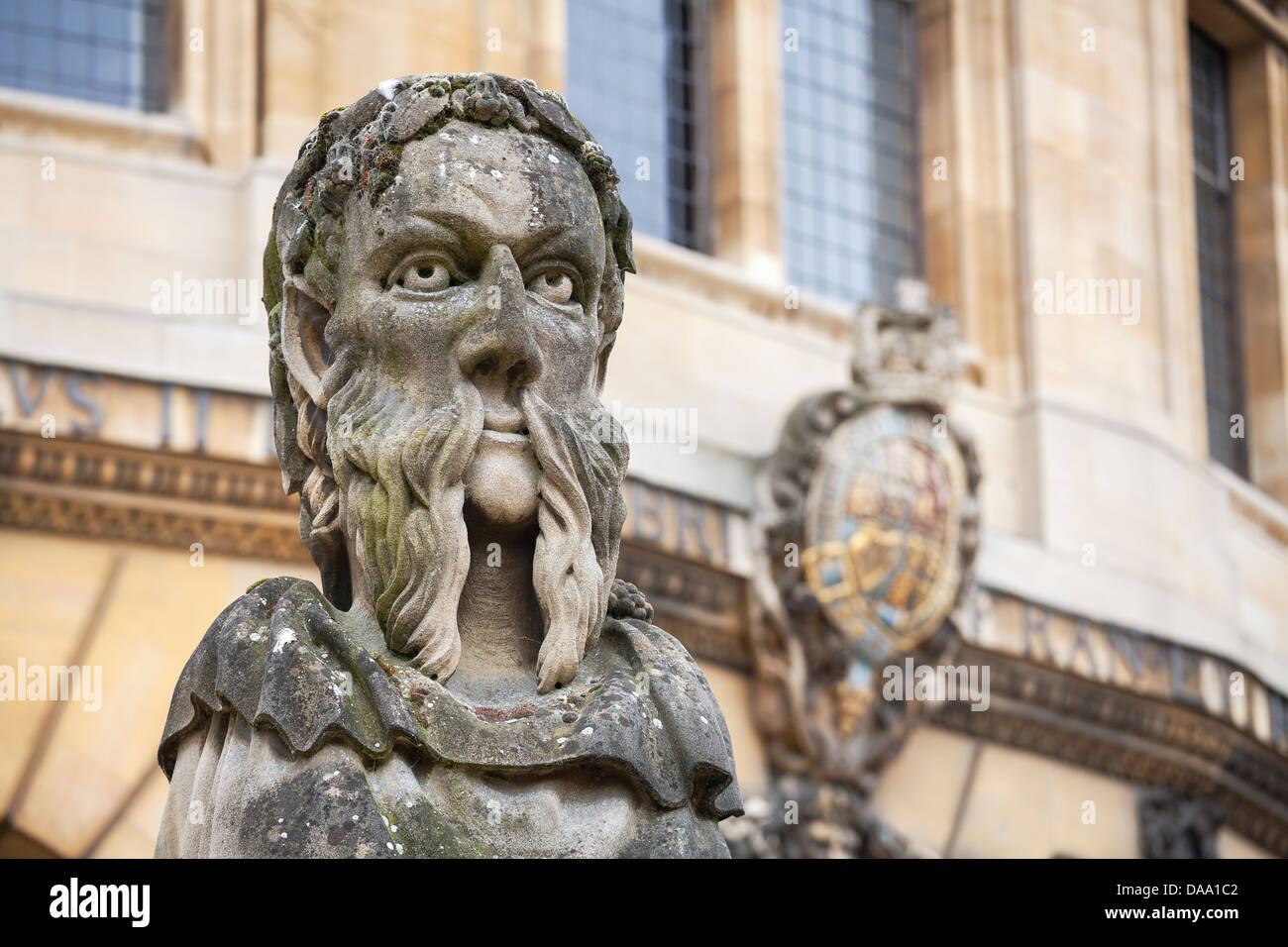 Sheldonian de statues. Oxford, Angleterre Banque D'Images