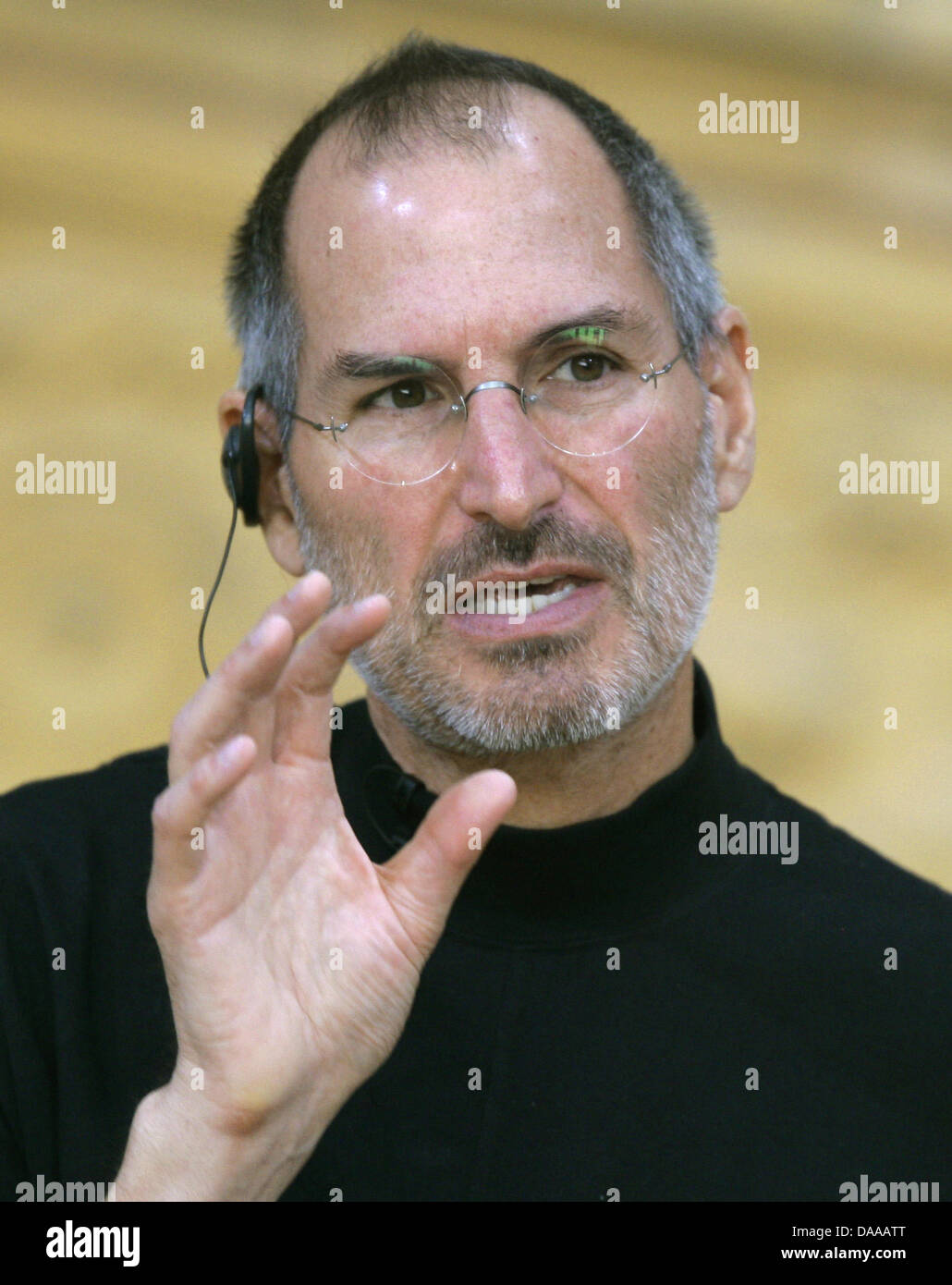 Un fichier photo datée du 19 septembre 2007 montre le propriétaire d'Apple, Steve Jobs. Emplois auront à réduire le travail en raison de la mauvaise santé. Le conseil d'administration lui avait permis de prendre un congé, a déclaré que l'emploi, le 17 janvier. Il veut demeurer chef de l'entreprise et rester impliqués dans tous les processus de décision importants. Il n'a pas raisons nom ou un laps de temps prévu pour son temps libre. Photo : Peer Banque D'Images