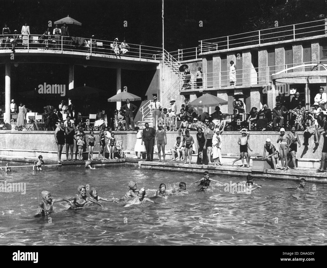 La Suisse, l'Europe, le canton de Berne, Oberland Bernois, Wengen, piscine, 1930, années 30, noir et blanc, avec nostalgie, Baden Banque D'Images