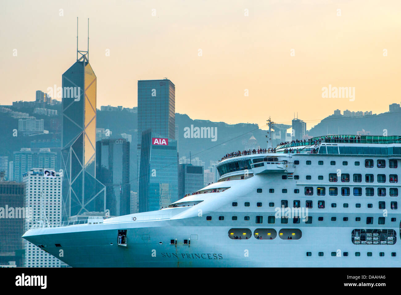 Hong Kong, Chine, Asie, Ville, navire, Central Hong Kong, Chine, l'Asie, l'architecture, du centre, de pont, de bateau, d'horizon, des gratte-ciel, Eve Banque D'Images