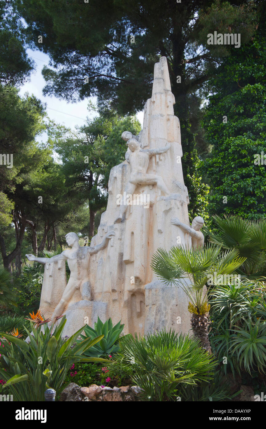 Monument commémoratif, à l'entrée de la Grotte de Nerja, Malaga, la Axarquia, Costa del Sol, Espagne Banque D'Images