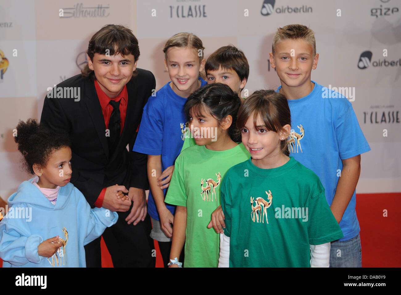 Prince Michael Jackson arrive sur le tapis rouge pour l'Hommage à 'Bambi' gala à Station-Berlin avec enfants à Berlin, Allemagne, 23 septembre 2011. Les procedes de l'événement, rendez-vous à la fondation 'Hommage à Bambi', qui prend en charge des enfants nécessiteux en Allemagne. Photo : JOERG CARSTENSEN Banque D'Images