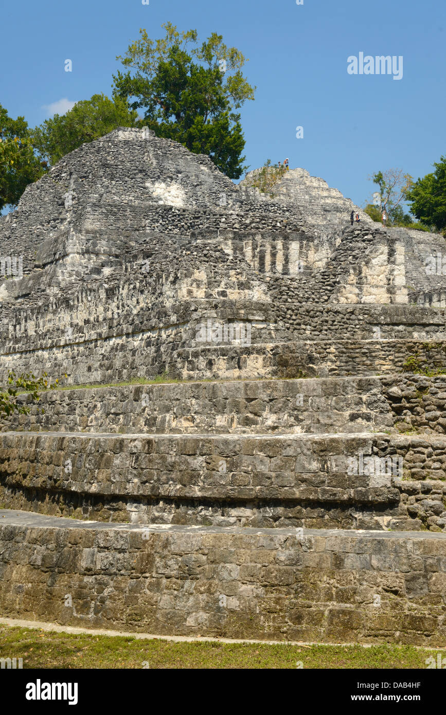 L'Amérique centrale, Guatemala, Mundo Maya, Yaxha, mayaruin, vertical Banque D'Images