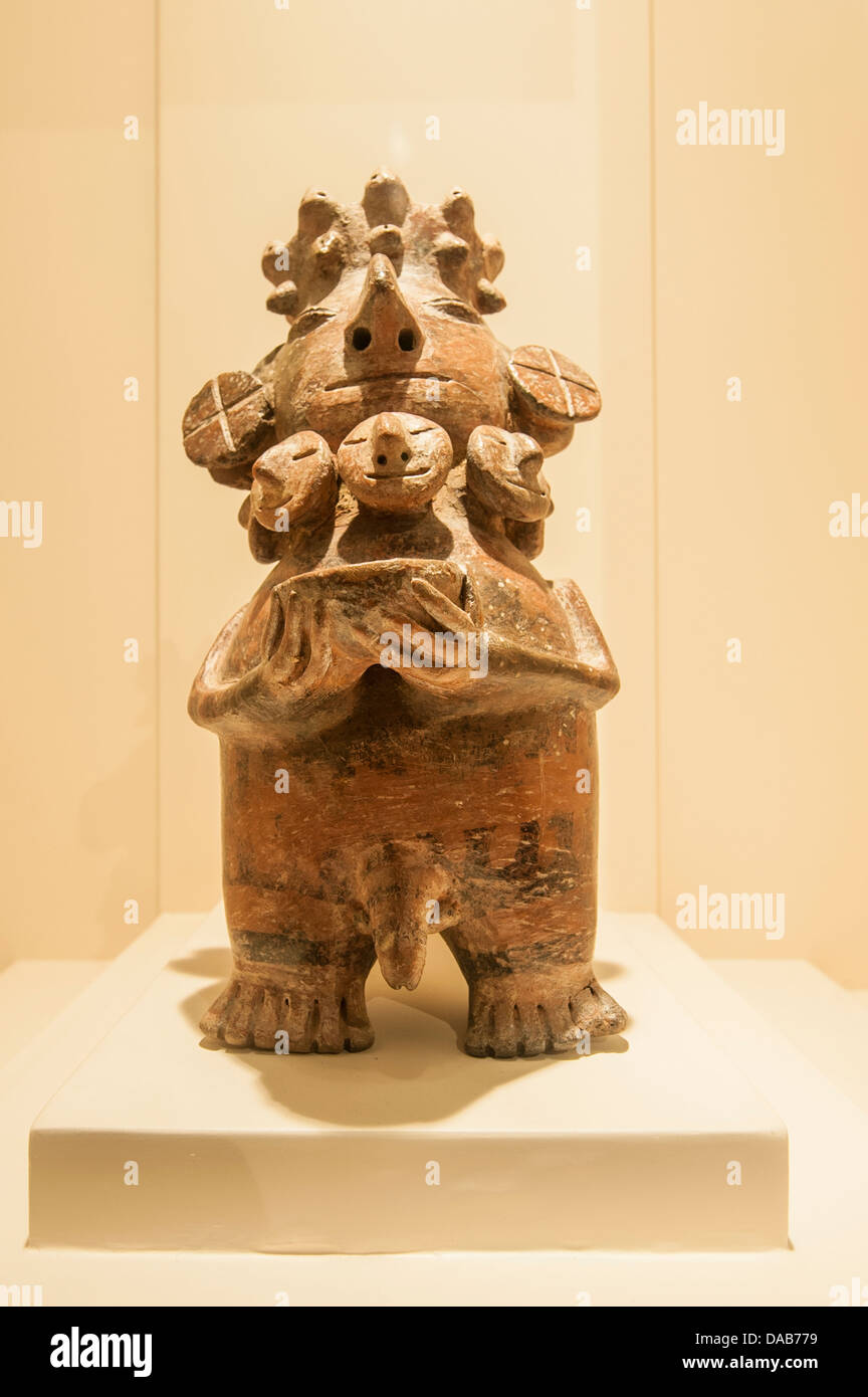 Inca précolombien objets Poterie argile inca art archéologique s'affichent dans le Musée Larco, Lima, Pérou. Banque D'Images