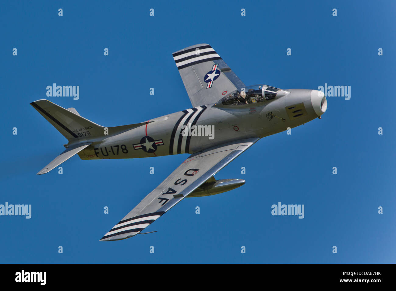 Jet de l'USAF Vintage North American Sabre F86A G-SABR 8178 volant à Old Warden spectacle militaire Shuttleworth Banque D'Images