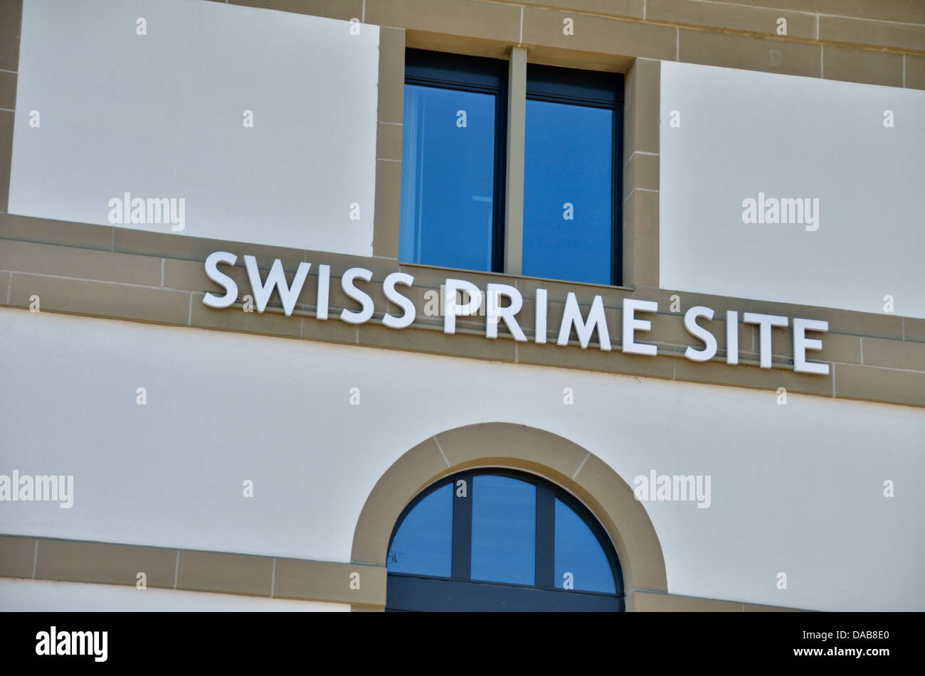 "Swiss Prime Site' signe sur le côté d'un immeuble à Olten, Soleure, Suisse. Banque D'Images