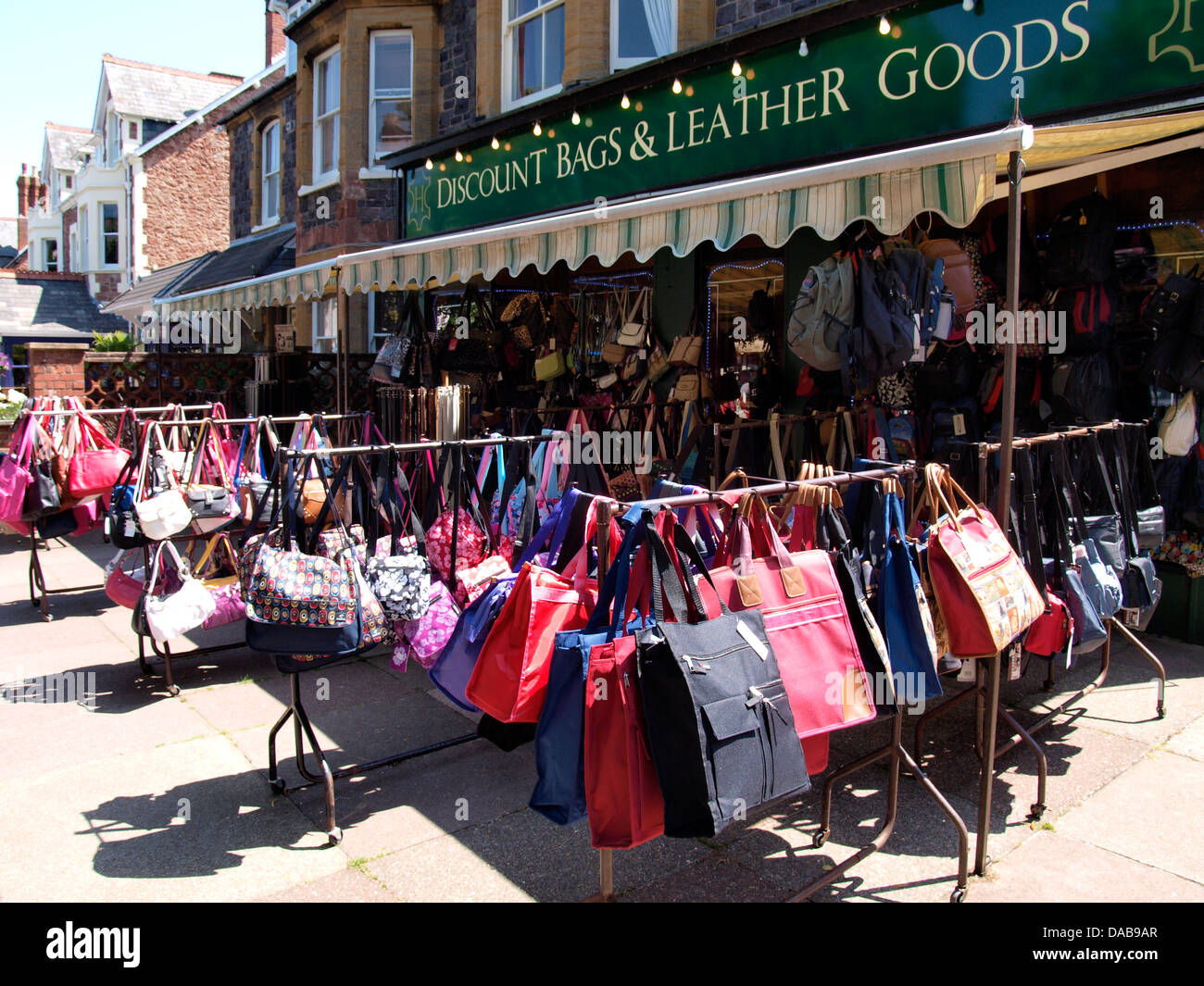 Votre achat de sacs et articles en cuir, Minehead, Somerset. UK 2013 Banque D'Images