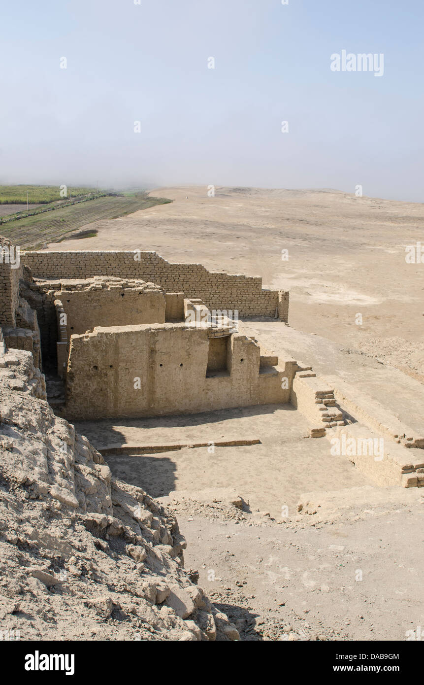 Précolombien ancien El Brujo complexe archéologique ruines demeure près de Trujillo, Pérou. Banque D'Images