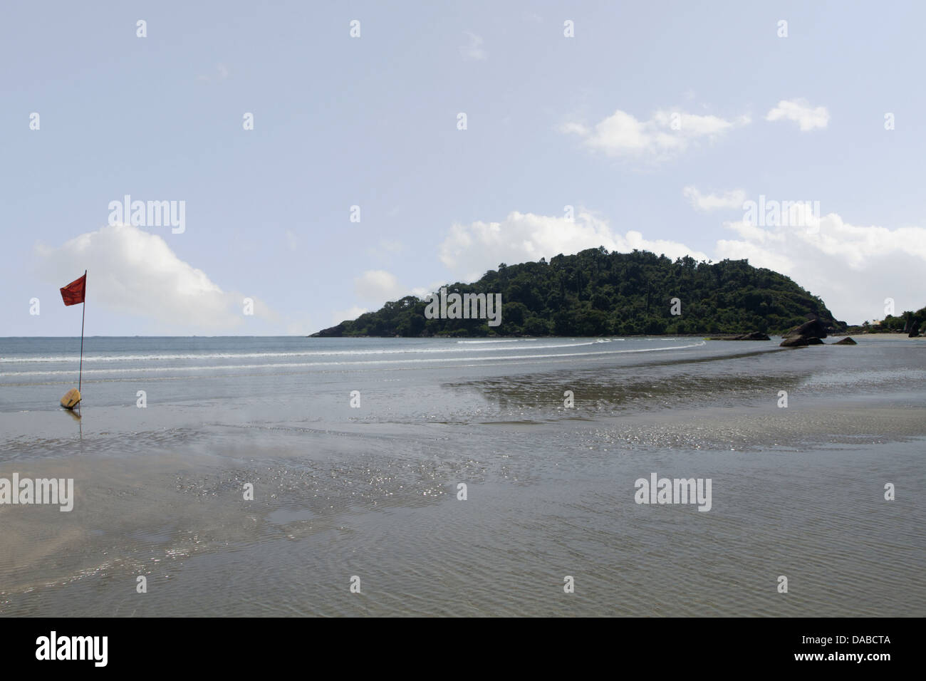 Vue de Monkey Island à marée basse à partir de la plage de Palolem. Sud de Goa, Inde Banque D'Images