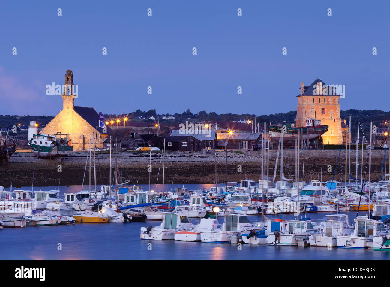 Tour Vauban et la chapelle Notre Dame de Rocamadour, Camaret sur Mer, presqu'île de Crozon, Finistère, Bretagne, France Banque D'Images