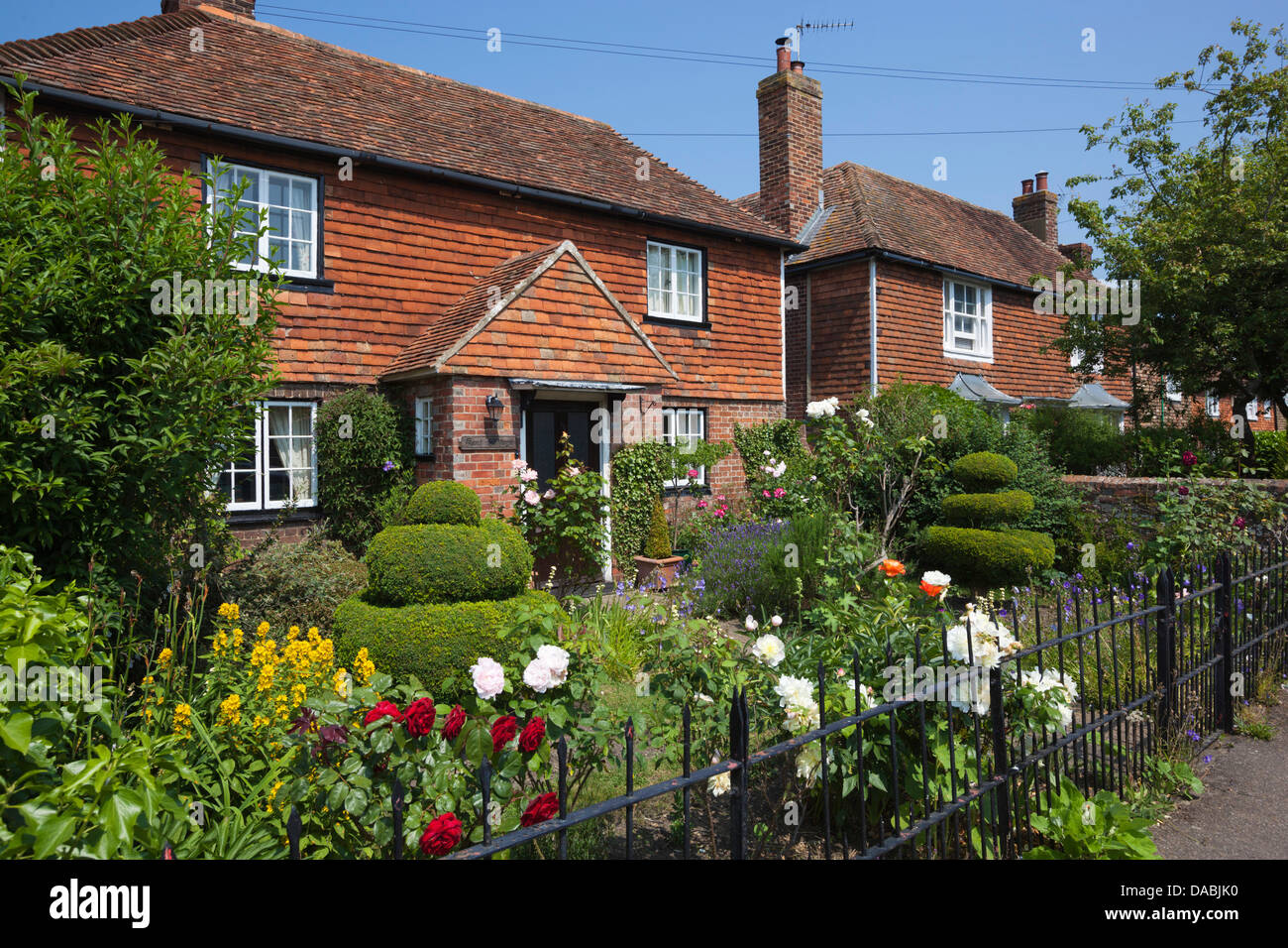 Kentish traditionnels cottages dans village de Great Chart Banque D'Images