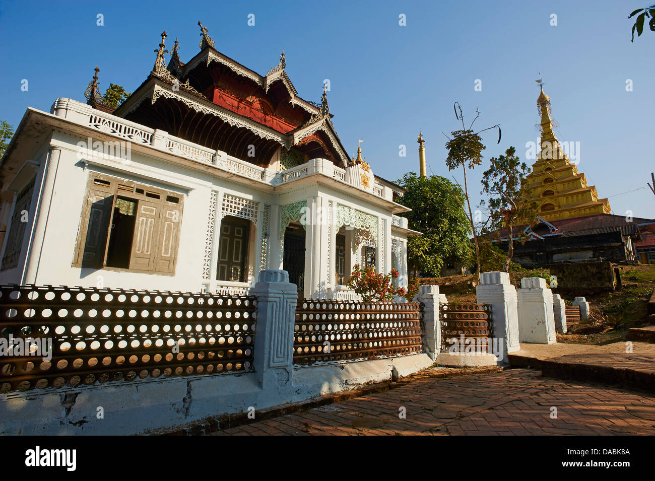 Maison de style colonial, Paya Mahamuni, Mawlamyine (Moulmein), l'État Môn, Myanmar (Birmanie), l'Asie Banque D'Images