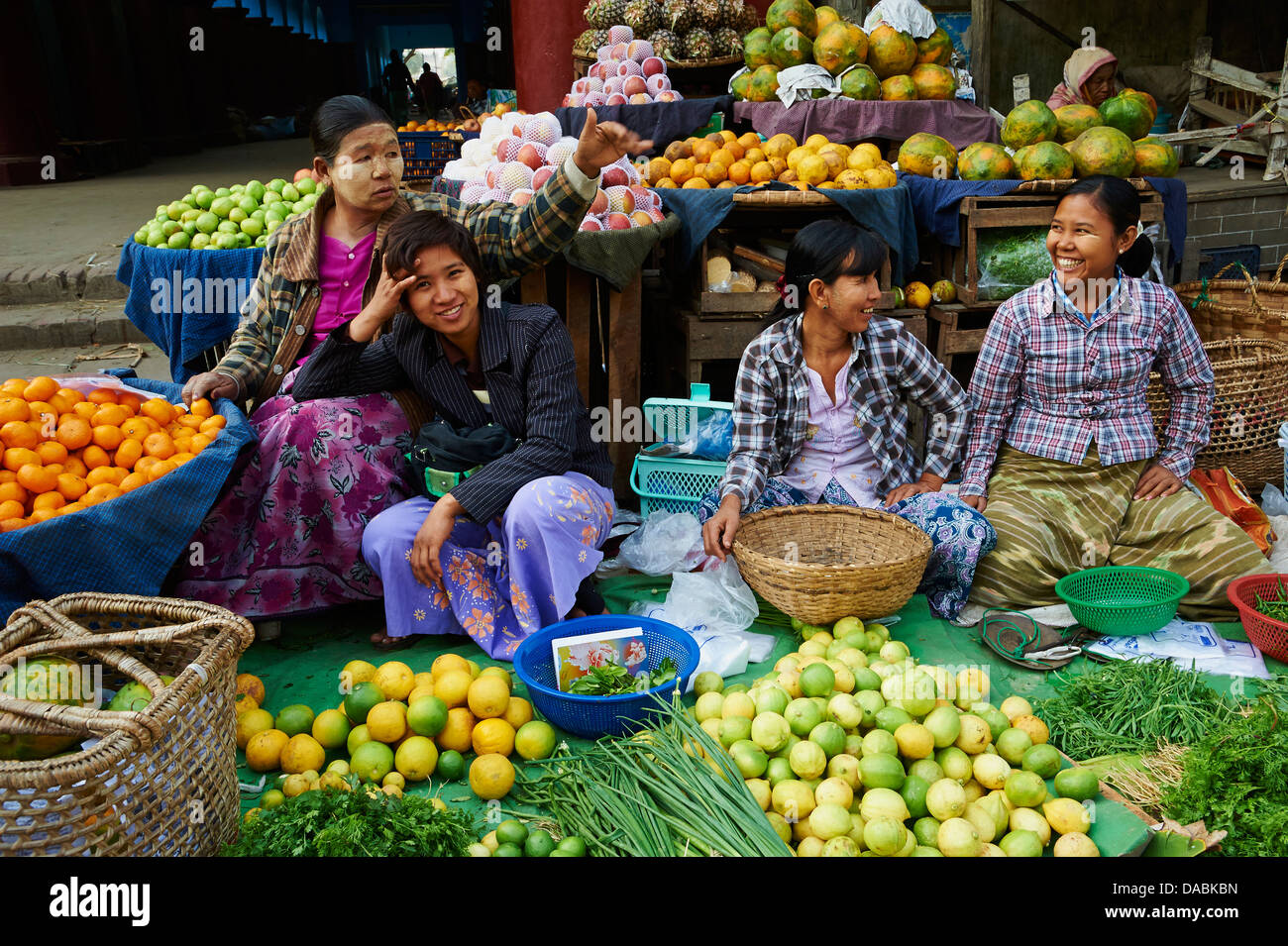 Marché local, Mandalay, Myanmar (Birmanie), l'Asie Banque D'Images