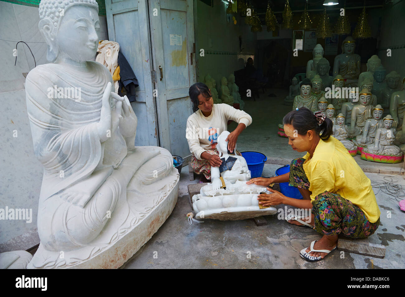 La sculpture en marbre, Mandalay, Myanmar (Birmanie), l'Asie Banque D'Images