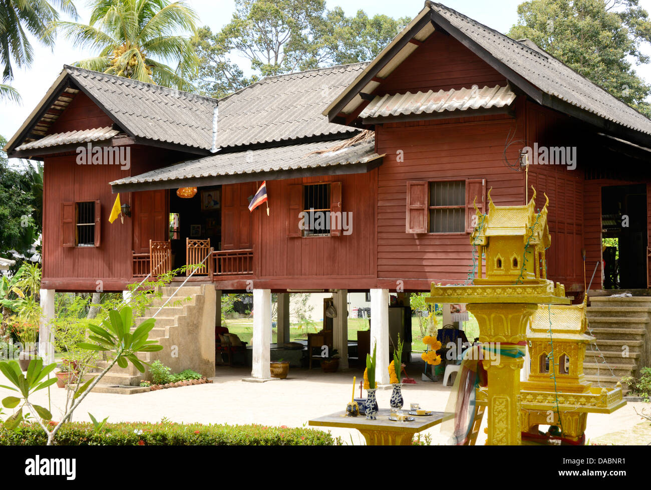 Maison de style thaïlandais dans le style typique du sud, Ko Samui, Thaïlande, Asie du Sud-Est, Asie Banque D'Images