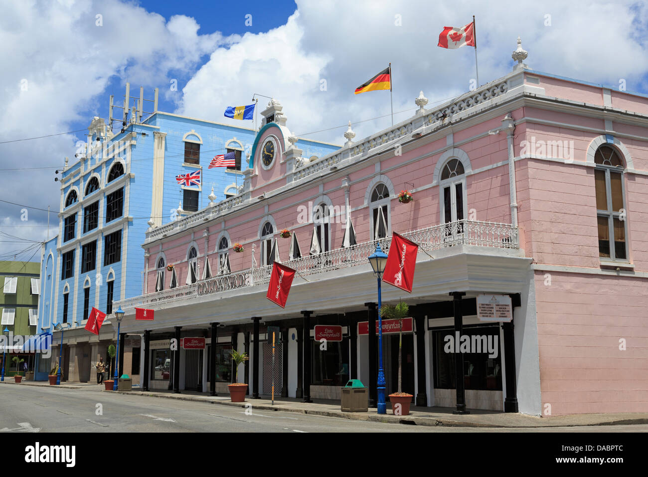 Colonnade historique immeuble, Bridgetown, Barbade, Antilles, Caraïbes, Amérique Centrale Banque D'Images