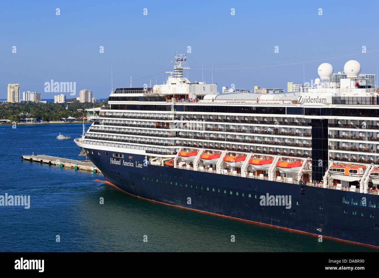 Holland America le navire de croisière de Port Everglades, Fort Lauderdale, Floride, États-Unis d'Amérique, Amérique du Nord Banque D'Images