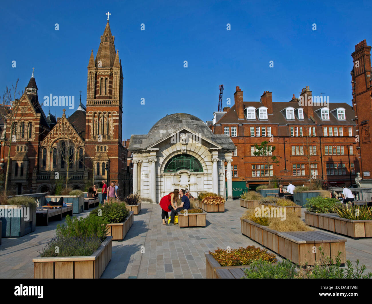 Brown Hart Gardens, un jardin public peu connu sur le dessus d'une sous-station électrique, situé à proximité de Duke Street près de Oxford Street Banque D'Images