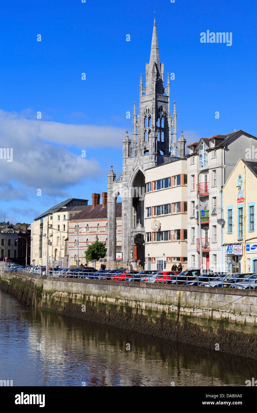 L'église Trinity et la rivière Lee, Cork, County Cork, Munster, République d'Irlande, Europe Banque D'Images