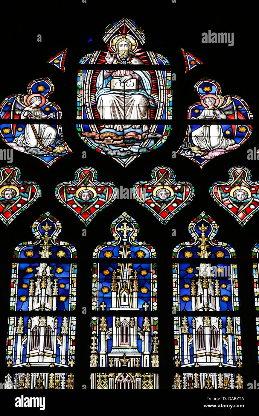 Dieu représenté dans un vitrail, cathédrale Saint Salvators, Bruges, Flandre occidentale, Belgique, Europe Banque D'Images