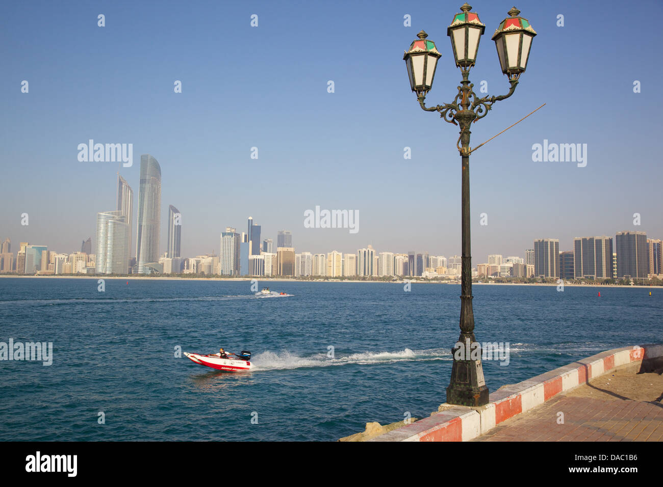 Vue de la ville de Marina, Abu Dhabi, Émirats arabes unis, Moyen Orient Banque D'Images