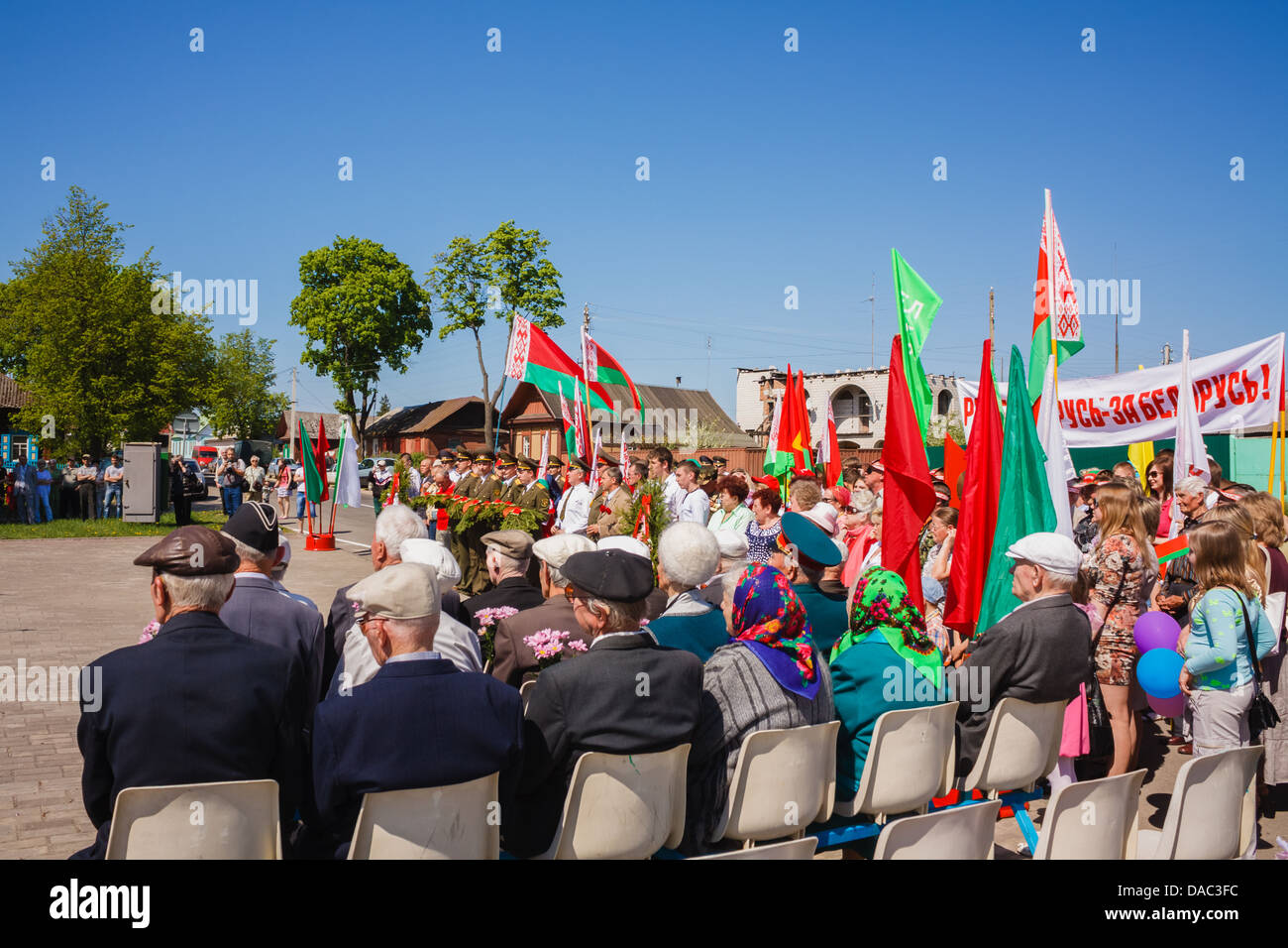 Gomel, Bélarus - 9 mai : anciens combattants non identifiés au cours de la célébration du Jour de la victoire le 9 mai 2013 à Gomel, au Bélarus. Banque D'Images