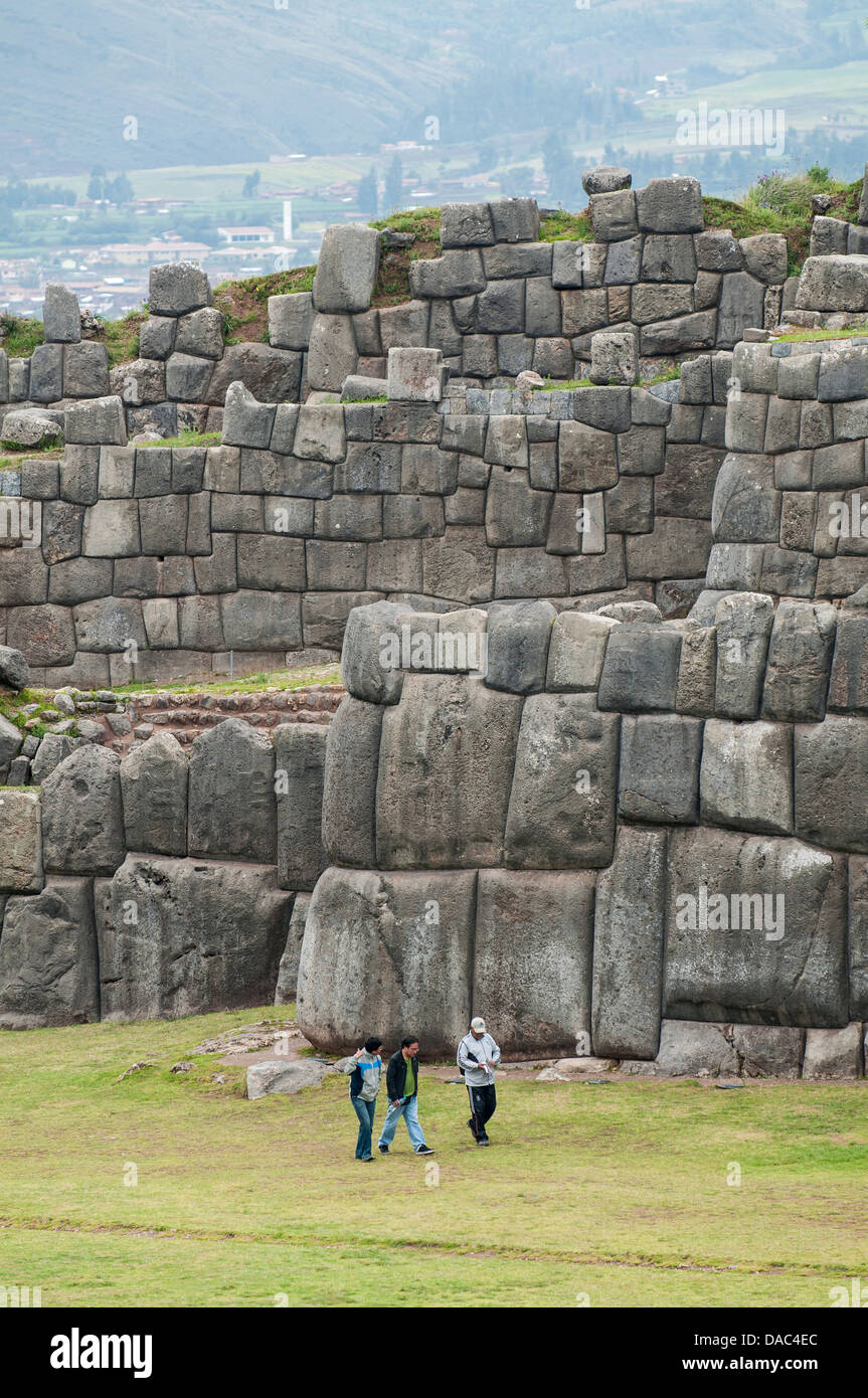 D'anciennes ruines de Saqsaywaman, Sacsayhuaman ancienne capitale de l'Empire Inca Inca et l'UNESCO World Heritage Site, Cusco, Pérou. Banque D'Images