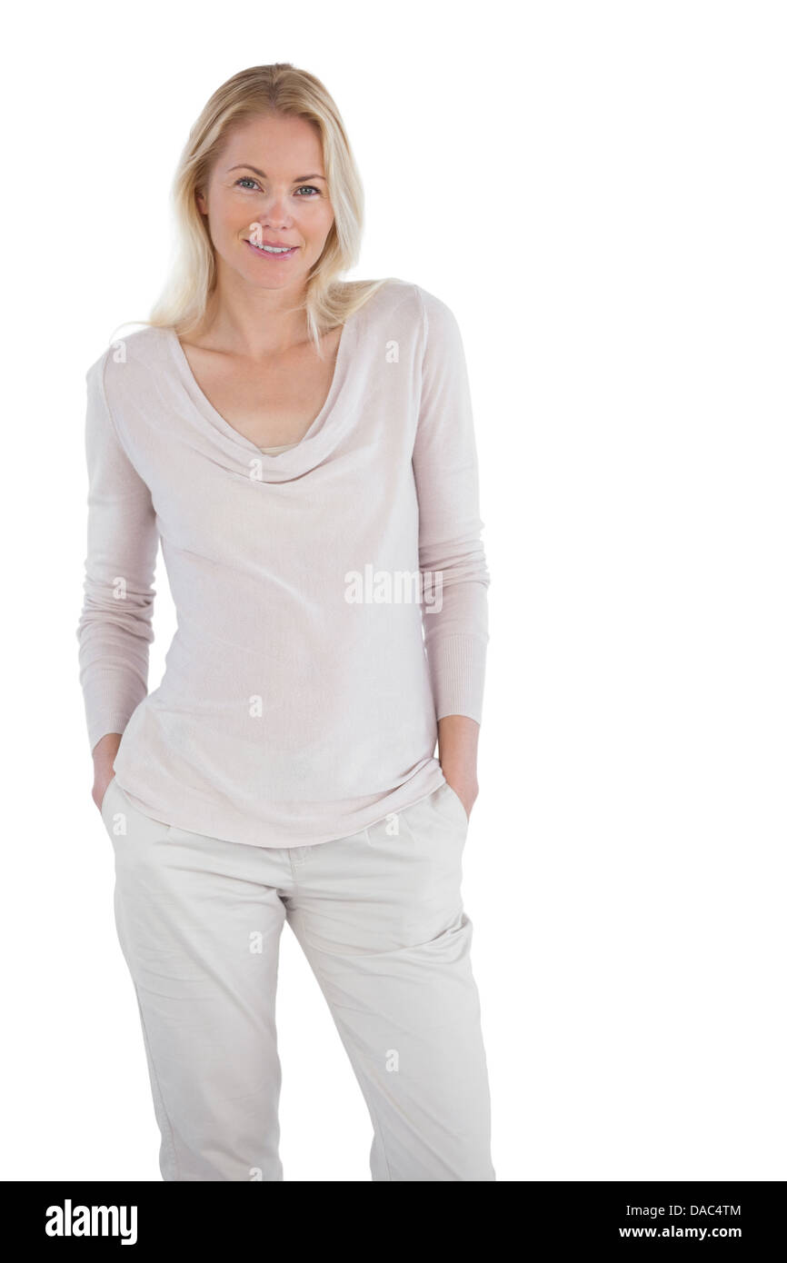 Smiling blonde woman posing for the camera Banque D'Images