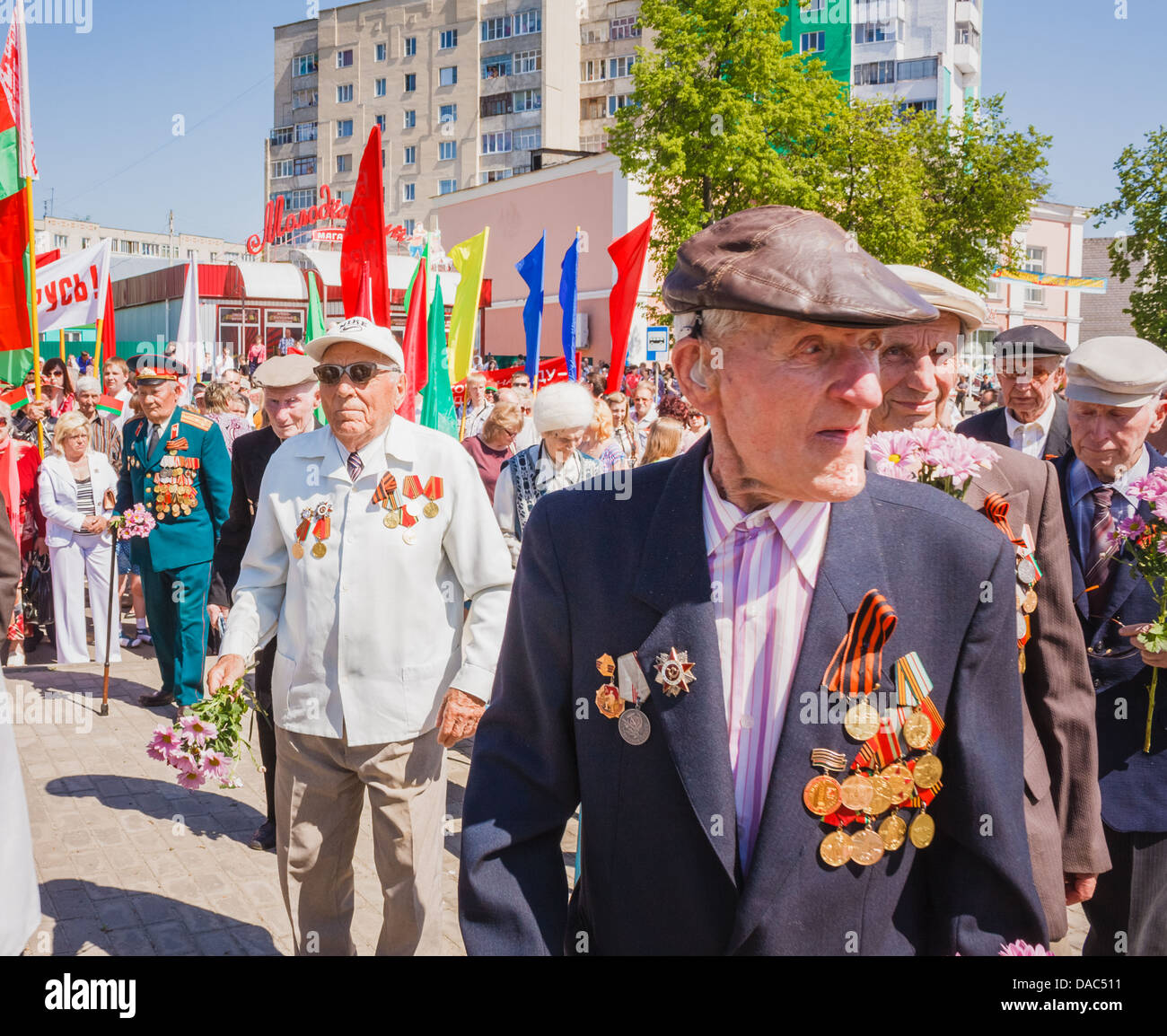 Gomel, Bélarus - 9 mai : anciens combattants non identifiés au cours de la célébration du Jour de la victoire le 9 mai 2013 à Gomel, au Bélarus. Banque D'Images
