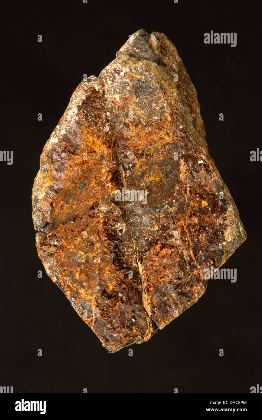 L'allanite (Ce), Rare Earth, minerai contient le Cérium. La pegmatite Kingman, Kingman, Arizona. L'allanite est un sorosilicate Banque D'Images