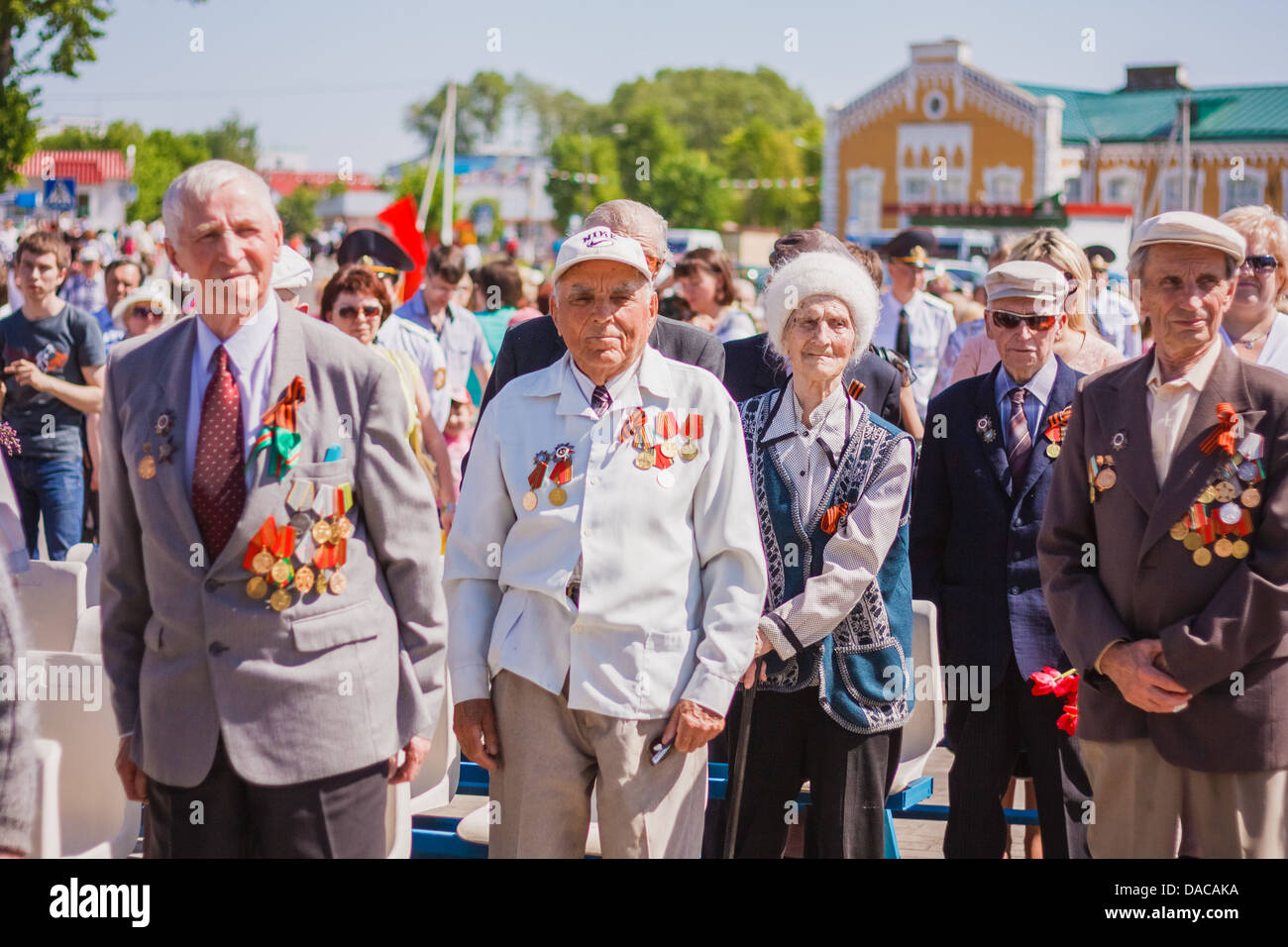 Anciens combattants non identifiés au cours de la célébration du Jour de la victoire. GOMEL, BÉLARUS - 9 mai 2013 Banque D'Images