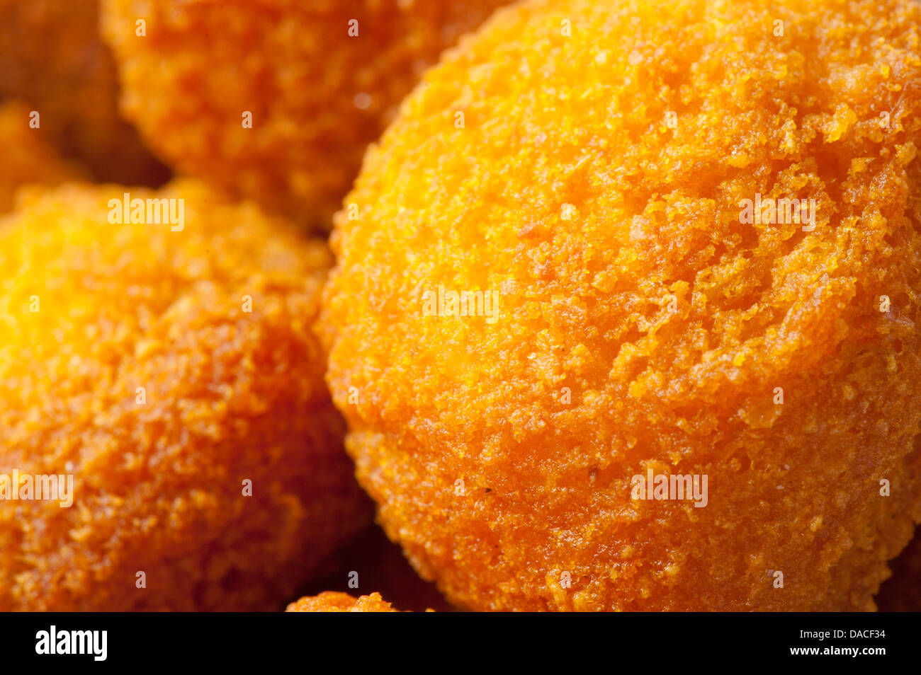 Acaraje typiquement brésilien, les haricots frits à l'huile de palme cookies Banque D'Images