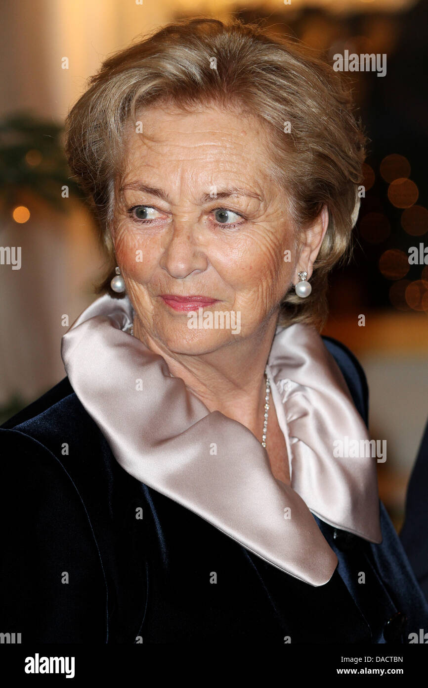 La Reine Paola de Belgique participe à l'occasion du concert de Noël au Palais Royal de Bruxelles, Belgique, 14 décembre 2011. Le Philharmonia Orchestra effectué dans la soirée. Photo : Patrick van Katwijk Pays-bas / OUT Banque D'Images