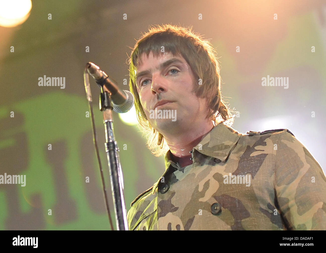 Liam Gallagher chanteur du groupe britannique Beady Eye donne un concert au Columbiahalle à Berlin, Allemagne, 14 octobre 2011. Les quatre membres du groupe Oasis font maintenant partie du groupe de rock Beady Eye. Photo : Britta Pedersen Banque D'Images