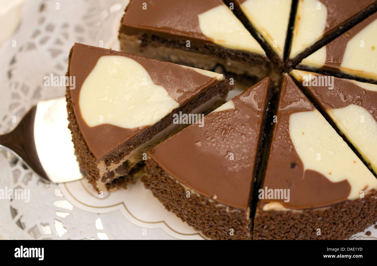 Un Milka Spot Vache Gateau Est Vu A L Etablissement Commercial Du Fabricant De Petits Gateaux Surgeles Coppenrath Wiese A Mettingen Rhenanie Du Nord Westphalie Allemagne 08 Novembre 11 Lors D Une Conference De
